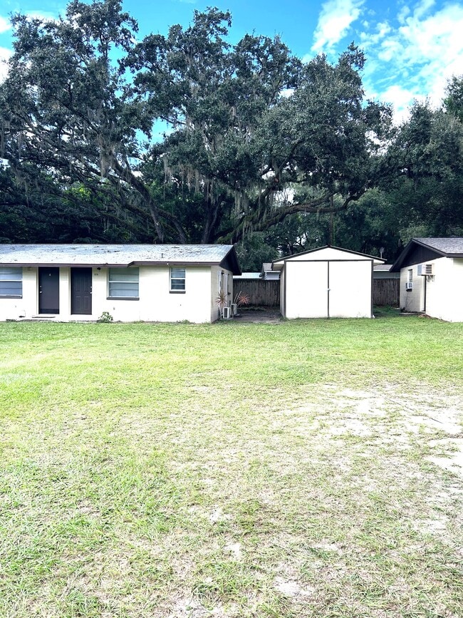 8129 Cass Rd in Zephyrhills, FL - Building Photo - Building Photo