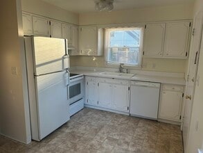 1420 W Ash St in Leland Grove, IL - Building Photo - Building Photo
