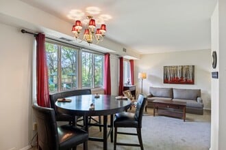 The Apartments at Oak Hill in Hagerstown, MD - Foto de edificio - Interior Photo