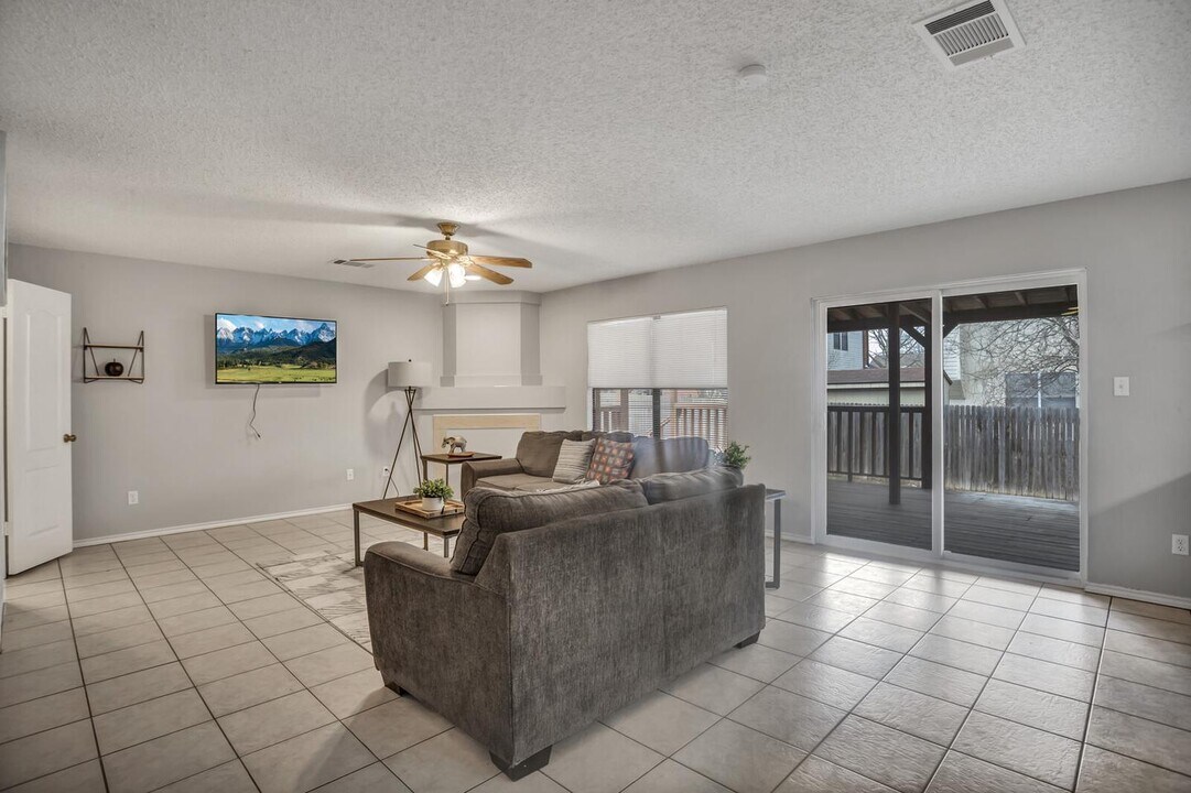 7900 Bramble Bush Dr in Austin, TX - Building Photo