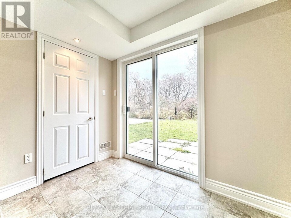 57 Collin Ct in Richmond Hill, ON - Building Photo