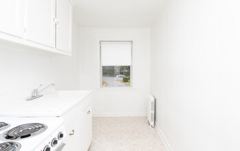 Essex Village & Marlyn Gardens Apartments in Essex, MD - Building Photo - Interior Photo