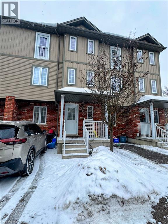 55 Mooregate Crescent in Kitchener, ON - Building Photo - Building Photo