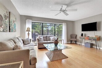 800 Meadowland Dr in Naples, FL - Building Photo - Building Photo