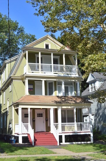 618 Westcott St in Syracuse, NY - Building Photo