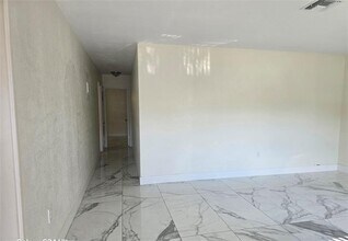 2217 Grant St in Hollywood, FL - Building Photo - Building Photo