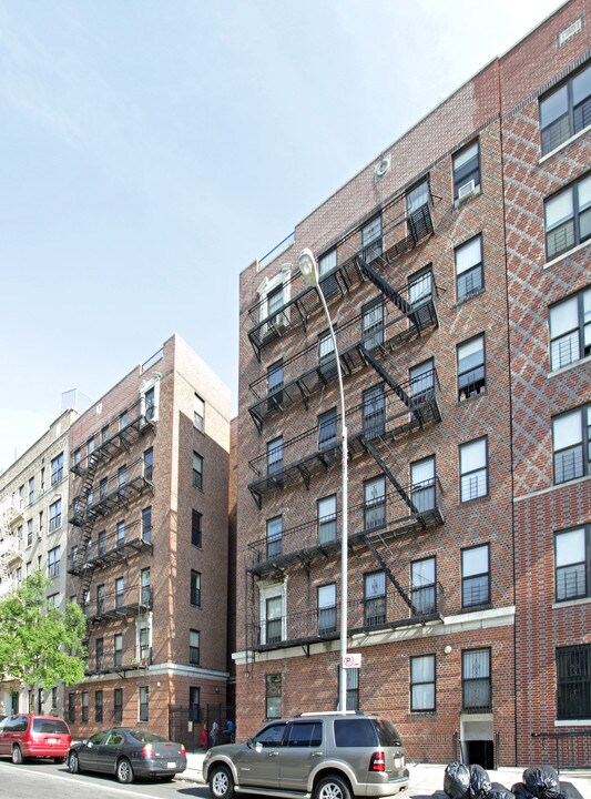 666 Willoughby Ave in Brooklyn, NY - Building Photo