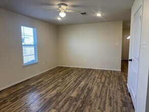 321 N Sherman Ave in Lubbock, TX - Building Photo - Building Photo