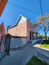 520 E 36th St in Los Angeles, CA - Building Photo - Building Photo