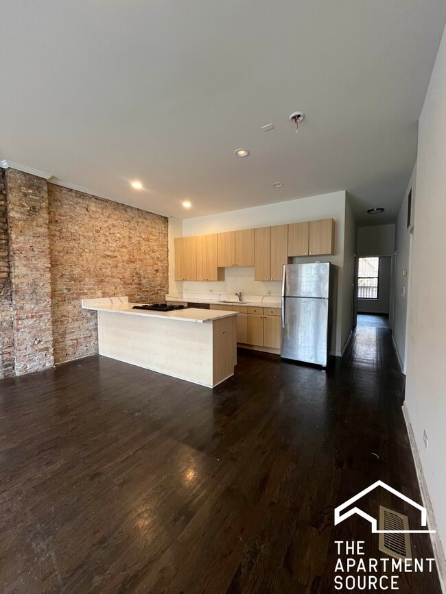 2833 W Medill Ave, Unit 1