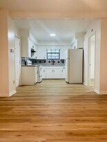 500 W Cross St in Benton, AR - Building Photo