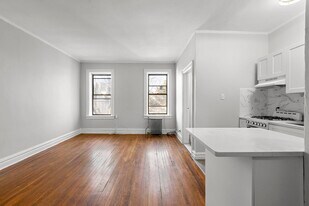 821 Bergen Ave in Jersey City, NJ - Building Photo