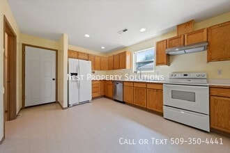 1125 Alder St SW in Quincy, WA - Building Photo - Building Photo