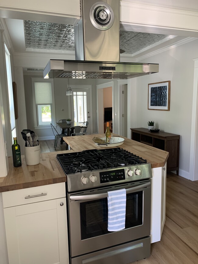 property at 219 S Elmwood Ave