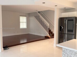 8513 NW 109th Ct in Doral, FL - Building Photo - Building Photo