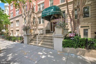 1801 Calvert St NW in Washington, DC - Building Photo - Building Photo