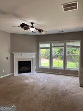 5975 Bentley Way in Cumming, GA - Foto de edificio - Building Photo