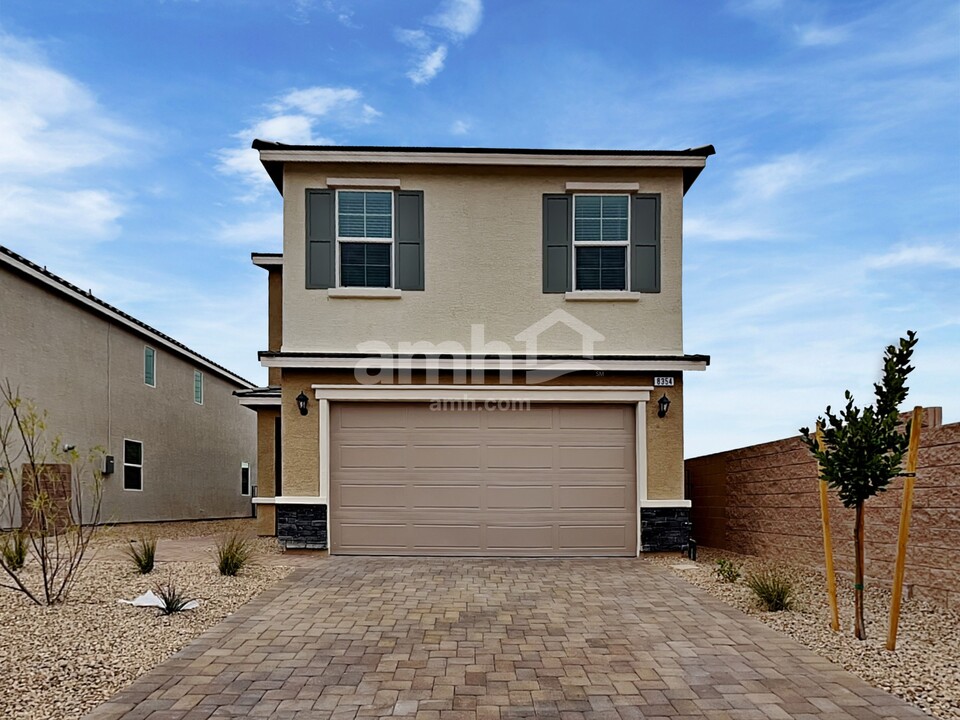 8354 Buckskin Clf Ave in Las Vegas, NV - Building Photo