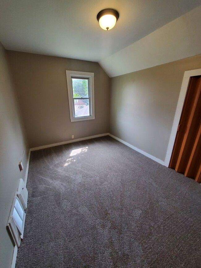 property at 3276 N 44th St