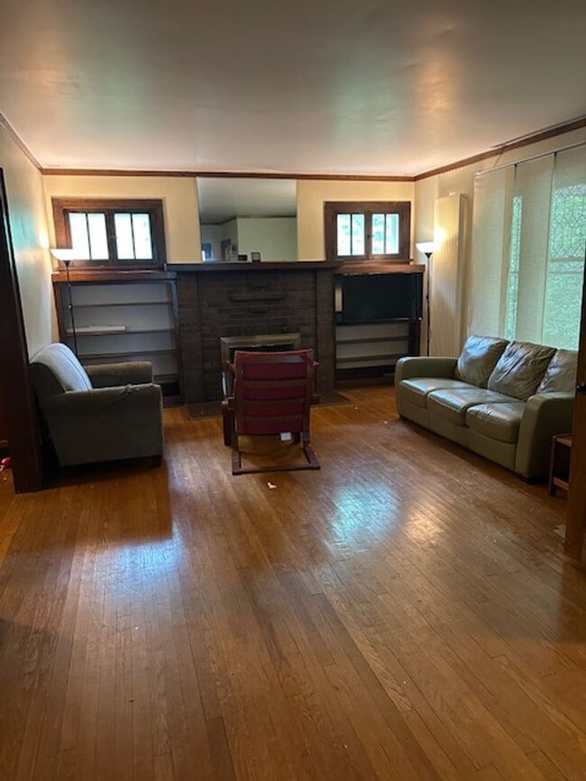 property at 901 S Busey Ave