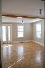 6 W Main St in Chester, CT - Building Photo - Building Photo