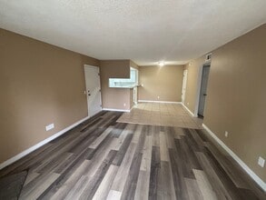 910 S Walden St, Unit 101 in Aurora, CO - Building Photo - Building Photo