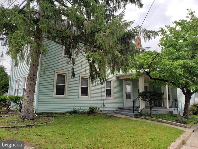 property at 3 N Summit Ave