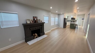 2571 35th Ave in Oakland, CA - Building Photo - Building Photo