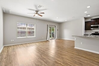 516 E Slaughter Ln, Unit 2903 in Austin, TX - Building Photo - Building Photo