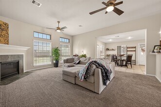 6546 Grapevine Bend in Manvel, TX - Foto de edificio - Building Photo