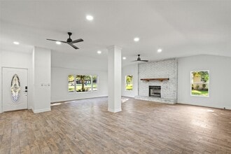 5425 Jeffrey St in Dickinson, TX - Foto de edificio - Building Photo