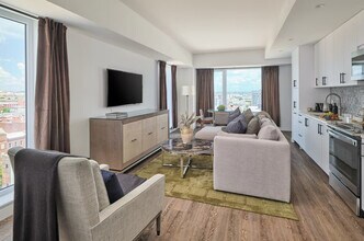 200 Spring Garden St, Unit FL2-ID1383003P in Philadelphia, PA - Foto de edificio - Building Photo