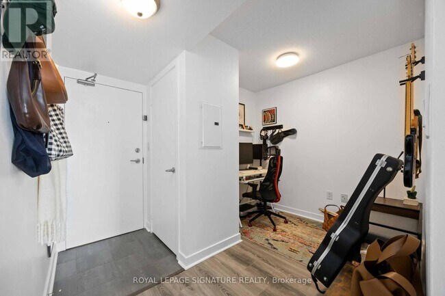 11 Brunel Ct in Toronto, ON - Building Photo - Building Photo
