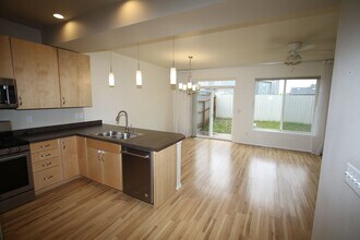 368 SKWENTNA Dr in Anchorage, AK - Building Photo - Building Photo