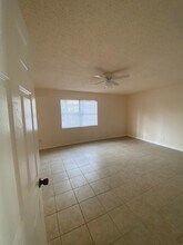 19 Woodstone Ln in Palm Coast, FL - Building Photo - Building Photo