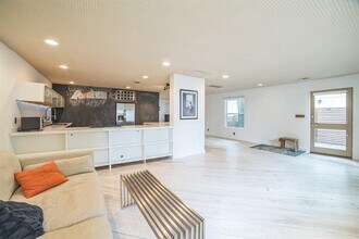 64 Comal St in Austin, TX - Building Photo - Building Photo