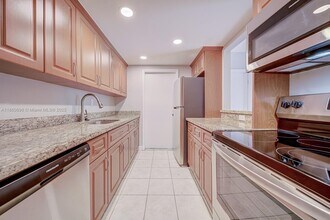 13872 SW 90th Ave in Miami, FL - Building Photo - Building Photo
