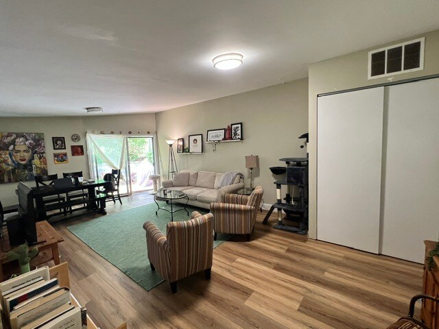 2221 Center Ave, Unit A