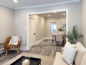 311 S Charlotte St in Manheim, PA - Building Photo - Building Photo