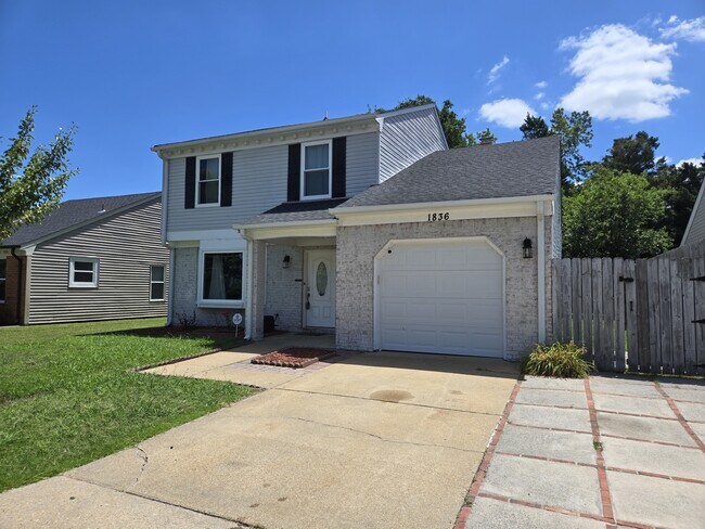 1836 Haviland Dr in Virginia Beach, VA - Building Photo - Building Photo