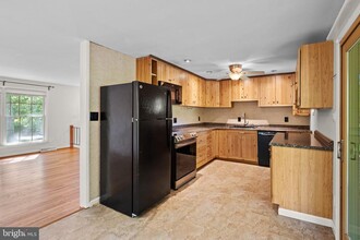 328 Edgemere Dr in Annapolis, MD - Building Photo - Building Photo