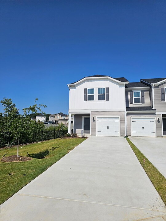 1203 Fallen Acorn Ln in Concord, NC - Building Photo