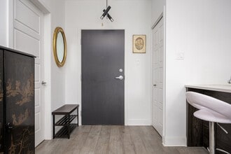 79 Elm Ave in Beaconsfield, QC - Building Photo - Building Photo