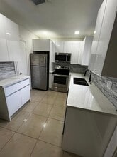 2461 Polk St in Hollywood, FL - Building Photo - Building Photo