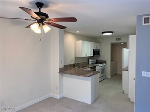 9688 Gunsmith Dr in Las Vegas, NV - Building Photo - Building Photo