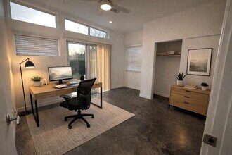 1163 Perry Rd in Austin, TX - Building Photo - Building Photo