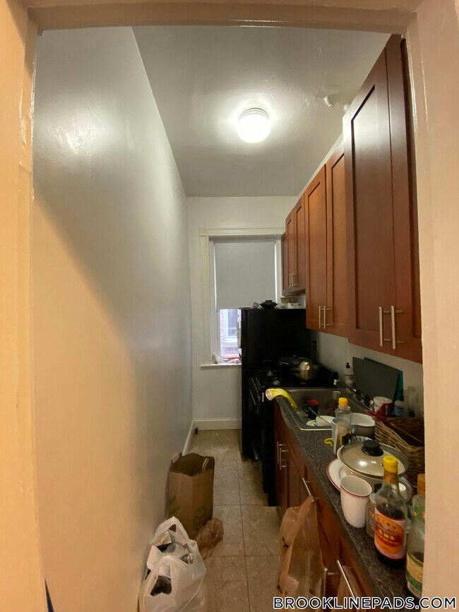 1822 Beacon St in Brookline, MA - Building Photo - Building Photo