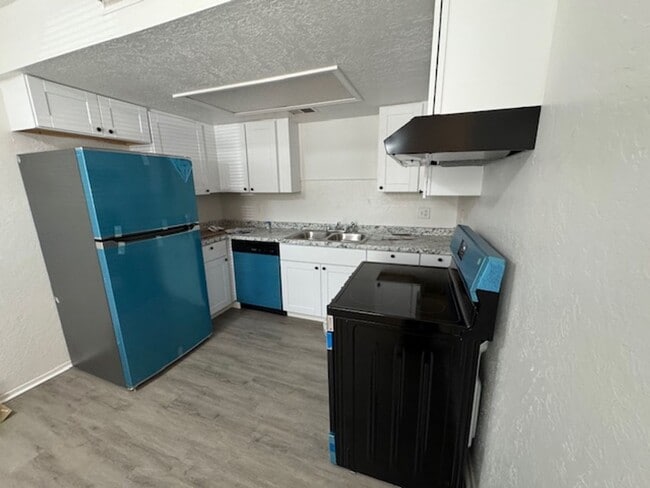 1050 Meadowlark Ct SE in Rio Rancho, NM - Building Photo - Building Photo