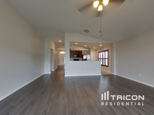 872 Sea Holly Dr in Brooksville, FL - Foto de edificio - Building Photo