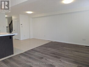 175 Penny Ln in Hamilton, ON - Building Photo - Building Photo